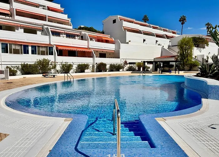 Spacious 2 Bdr Heated Pool, Garage Appartamento
