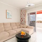 Spacious 2 Bdr Heated Pool, Garage * Playa de las Américas