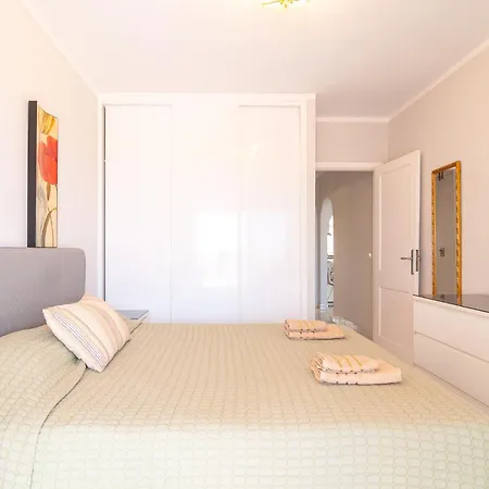 Appartement Spacious 2 Bdr Heated Pool, Garage