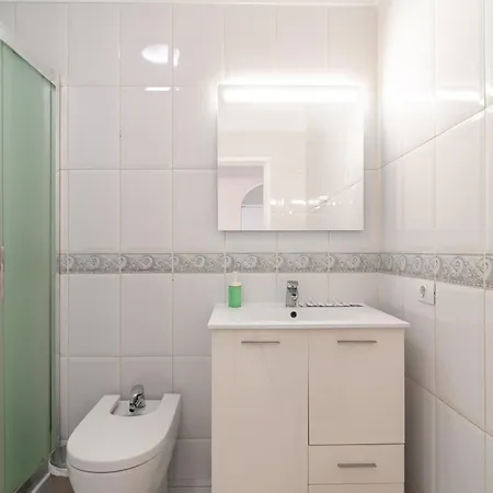 Spacious 2 Bdr Heated Pool, Garage