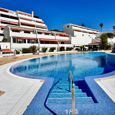 Apartamento Spacious 2 Bdr Heated Pool, Garage