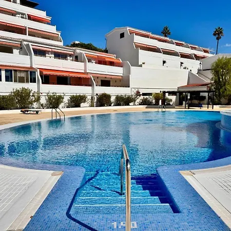 Spacious 2 Bdr Heated Pool, Garage Apartamento